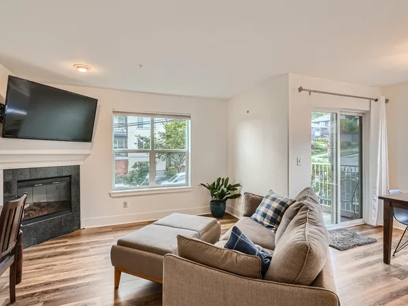 3120 SW Avalon Way #202, Seattle, WA 98126