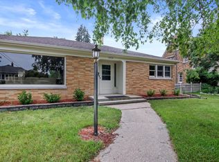 2714 N Main St, Racine, WI 53402