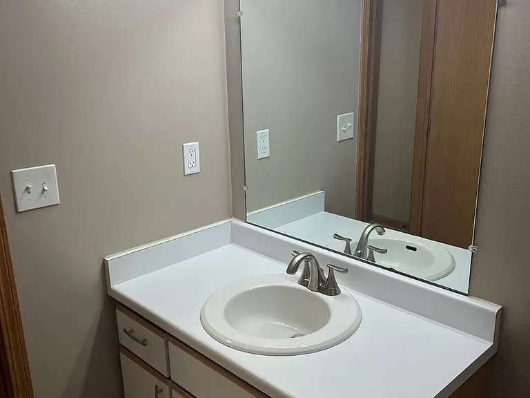 Deer Park Apartments — Photo 19