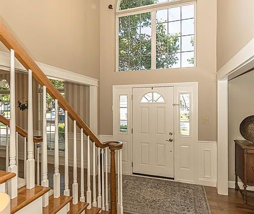 4th image of 2284 Crimson View Dr