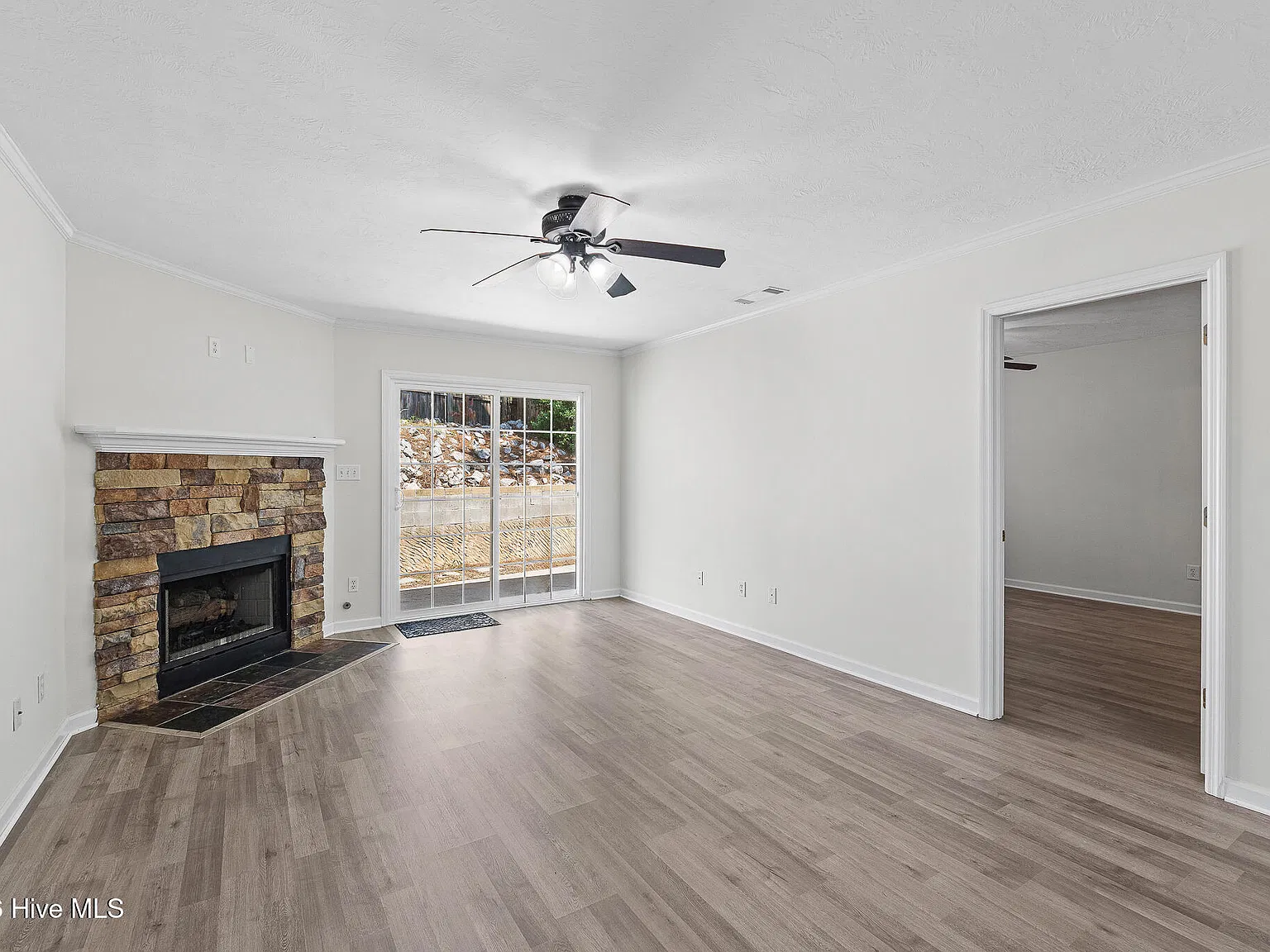2 bed, 2.0 bath, $1,300 — Photo 4