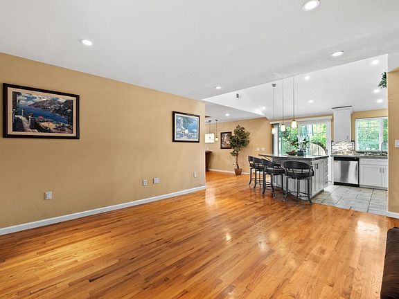 5th image of 1284 Olympia Ave