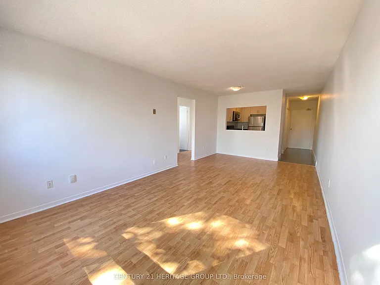 170 Grove St E #302 — Photo 6