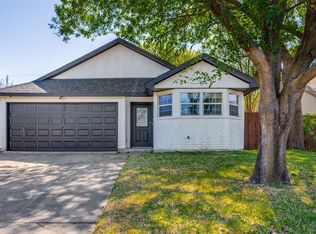 5225 Livermore Dr, Arlington, TX 76017