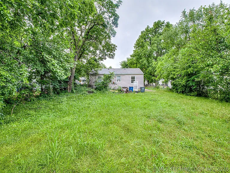 1913 N Florence Pl — Photo 26