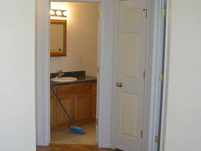 461 N Sun Ct — Photo 6
