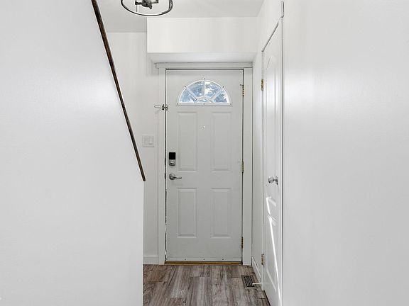 3rd image of 234 Dickinsfield Ct NW