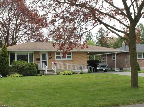 27 Collingdon Dr, Brantford, ON N3S 3C9