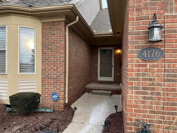 4176 April Ln #33, Sterling Heights, MI 48310
