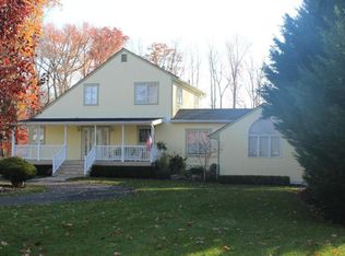 54 Geislers Ln, Freehold, NJ 07728