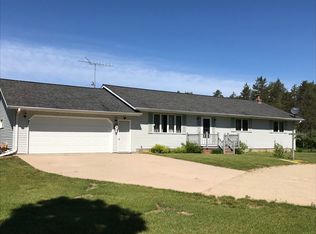 N7193 County Rd W, Crivitz, WI 54114