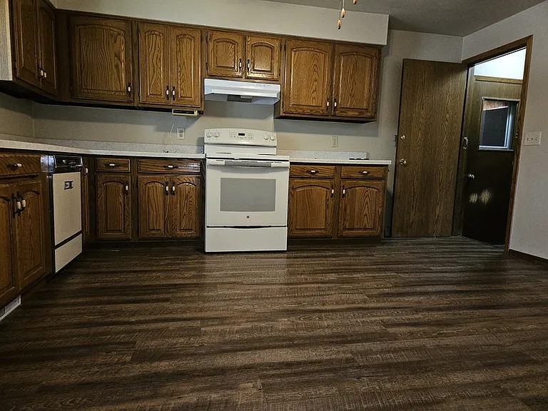 417 S Matthias St — Photo 9