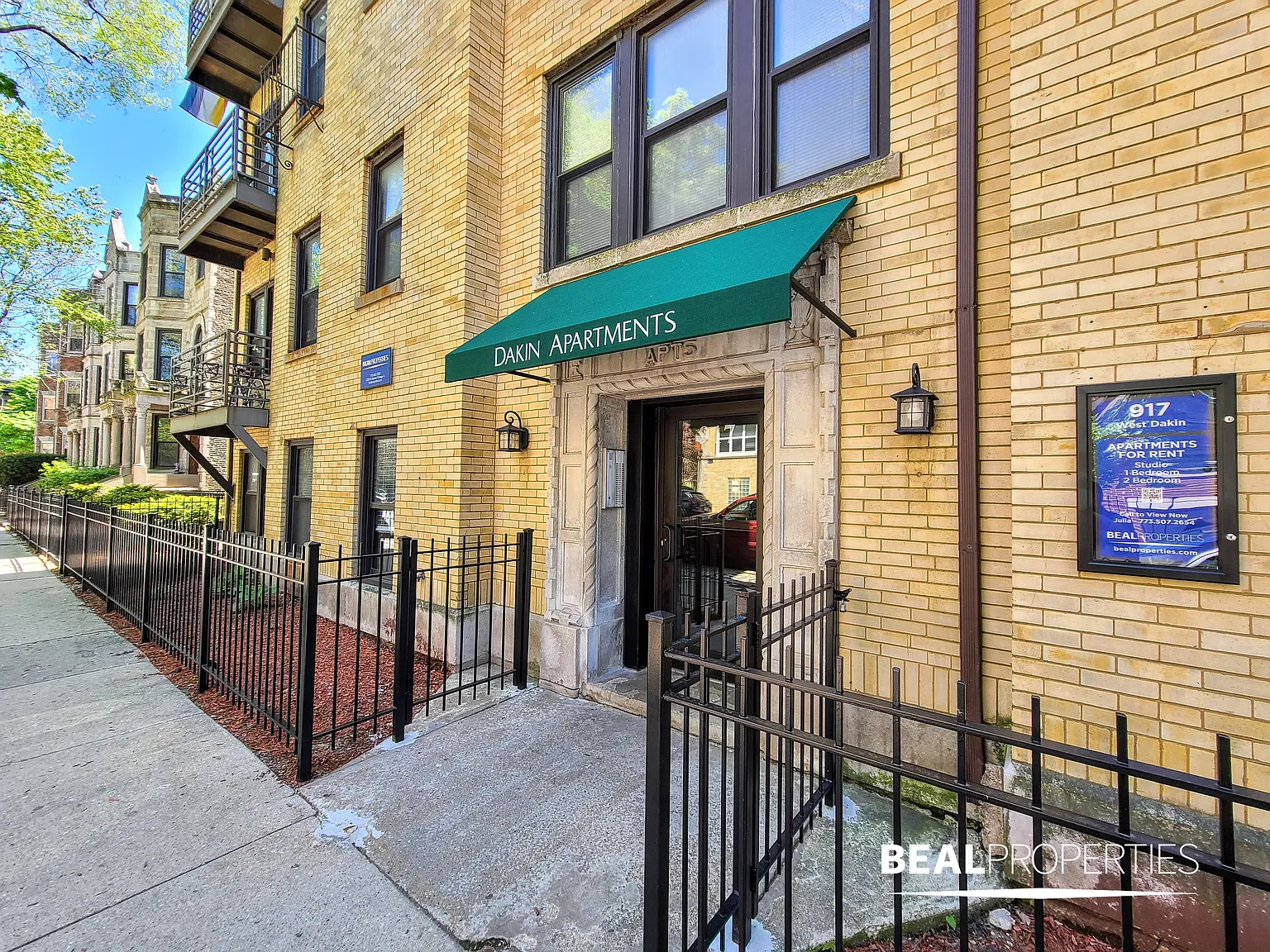 917 W Dakin St — Photo 1