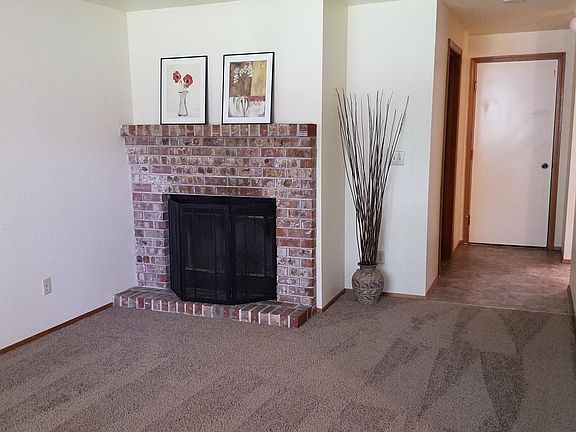 2nd image of 321 10th Ave SE Unit A & B