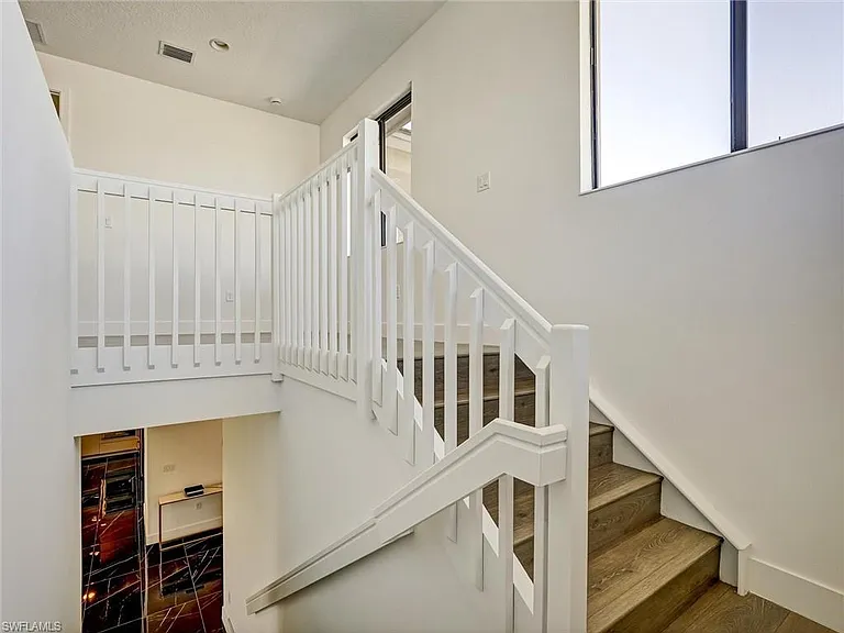 5126 Penella Ave — Photo 30