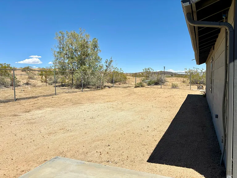 57623 Lone Tree Ln — Photo 29