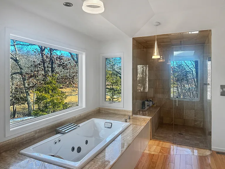 250 Pine Tree Ct — Photo 10