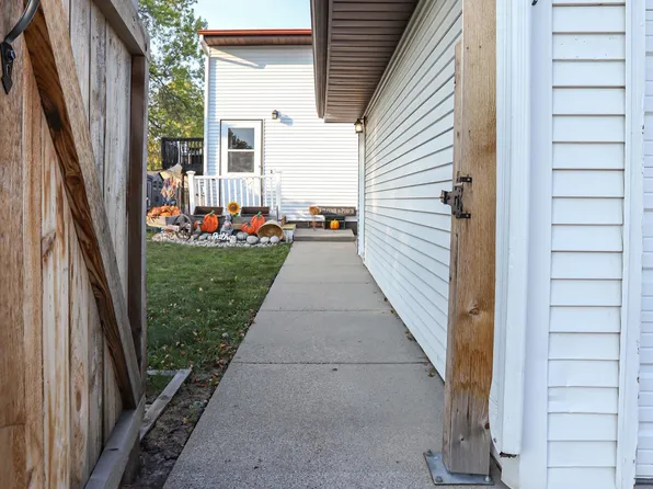 1707 25th Ave S, Fargo, ND 58103