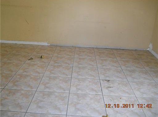 4th image of 1105 S L Street