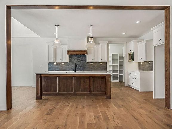 7th image of this home