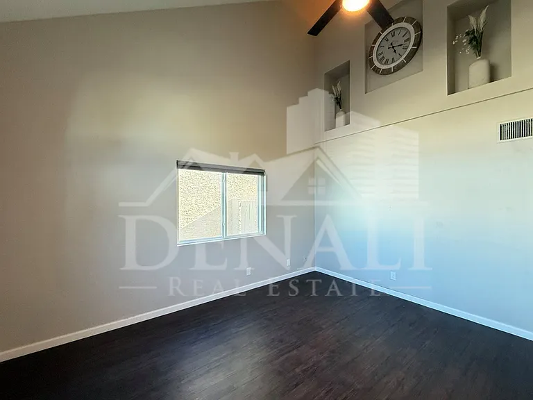 1114 S Surfside Dr — Photo 3