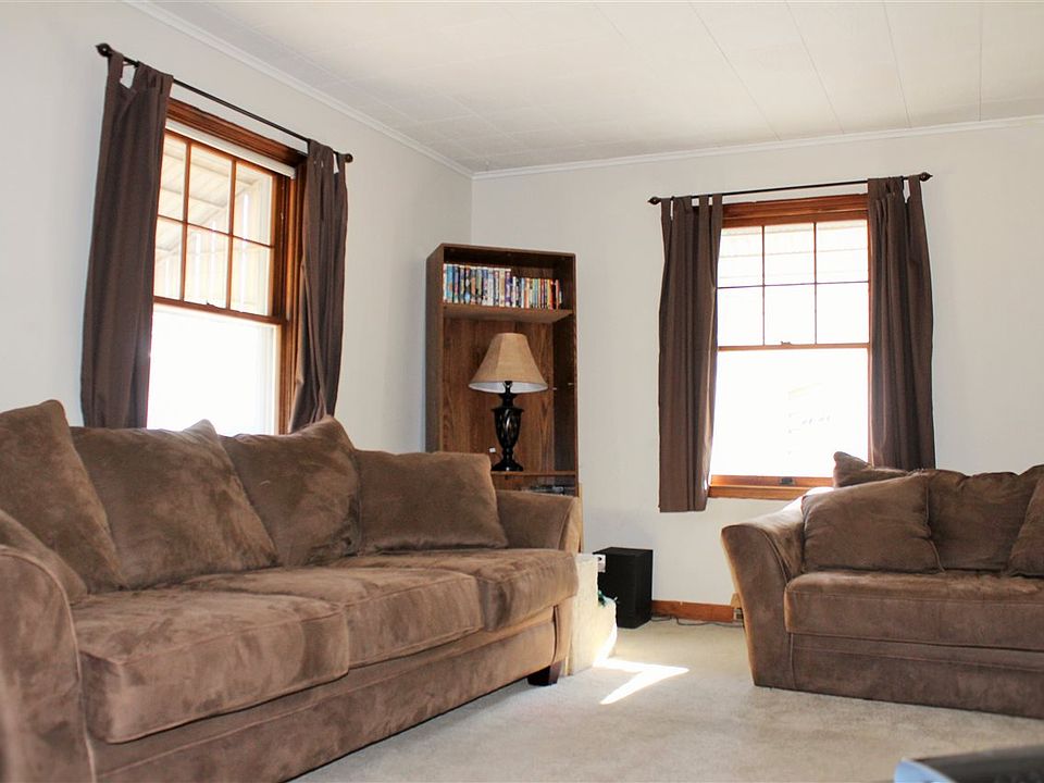 2nd image of 2122 East Ct