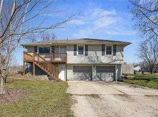 271 NW 75th Rd, Centerview, MO 64019