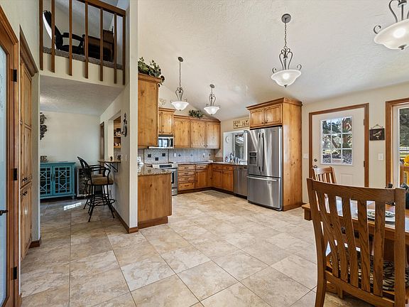 3rd image of 931 S Highland Dr