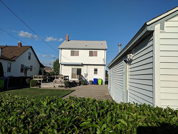 Backyard, Deck, Garage