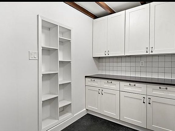 5th image of 1075 Grant Ave #1