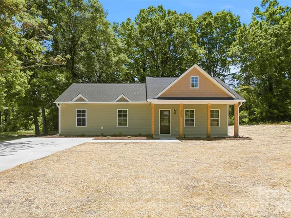 2507 Pacer Ln, Statesville, NC 28677