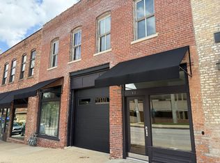 413 N Center St #2, Bloomington, IL 61701