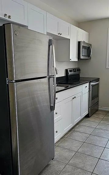 675 Chippawa St #1 — Photo 7