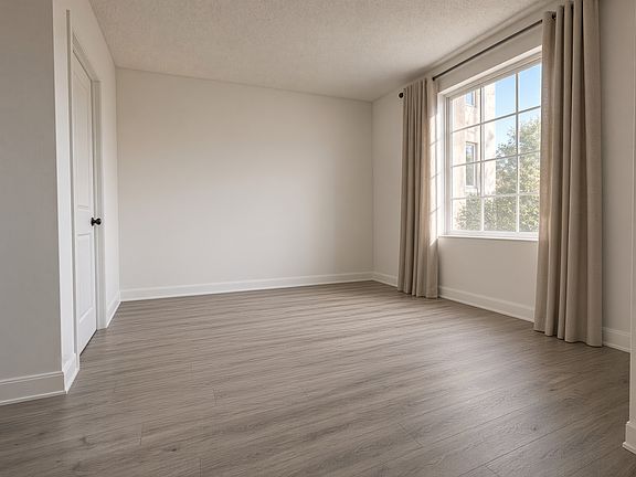 5th image of 12622 Springbrook Dr Unit E
