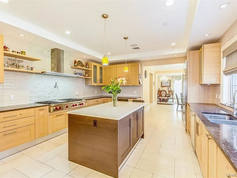 26 Spring Ln — Photo 7