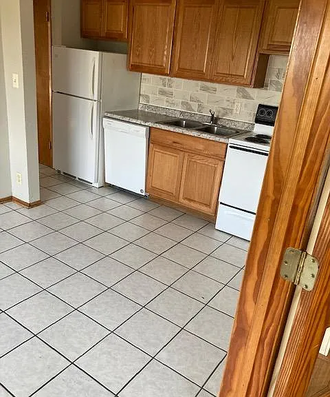 965 Avon St N #9 — Photo 7
