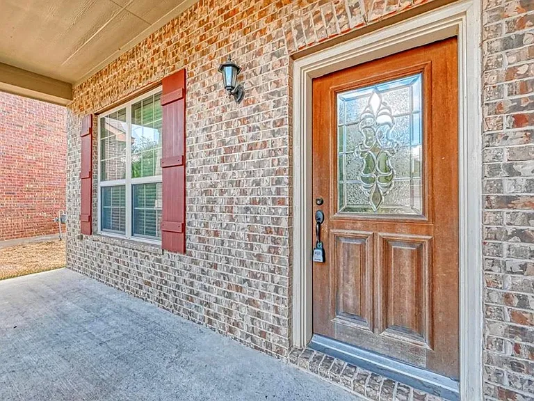 11 Sagamore Ridge Pl — Photo 2