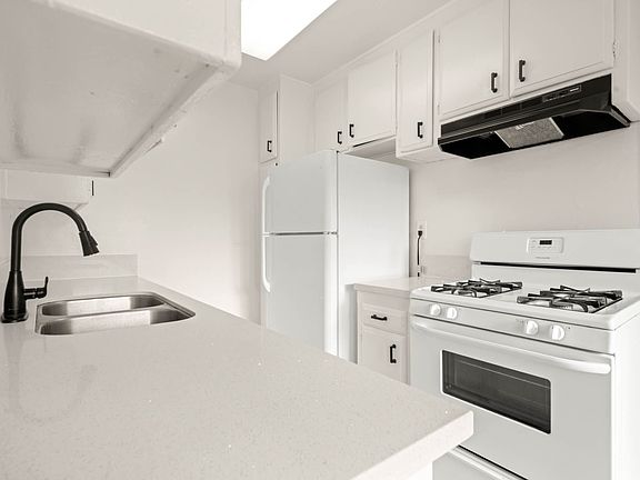 4th image of 1975 S Corning St #10-A
