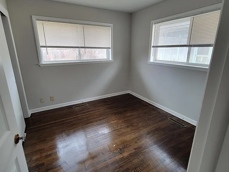 4726 Dartmouth Dr — Photo 10