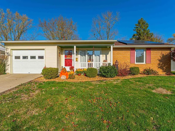 220 McDivitt Ave, Lincoln, IL 62656