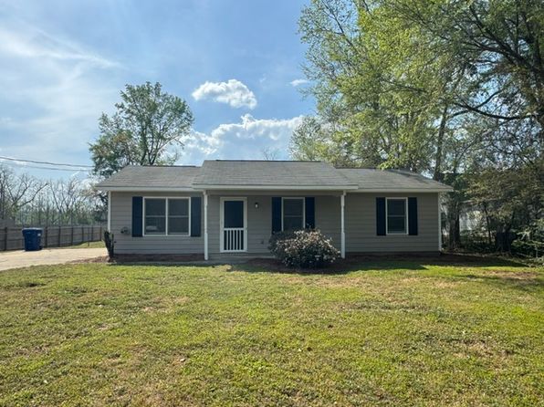 303 Lee Road 942