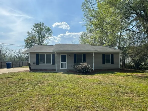 303 Lee Road 942, Smiths Station, AL 36877