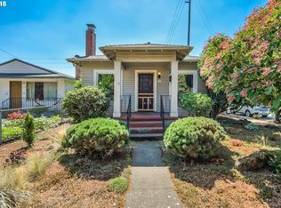 5204 NE Halsey St, Portland, OR 97213