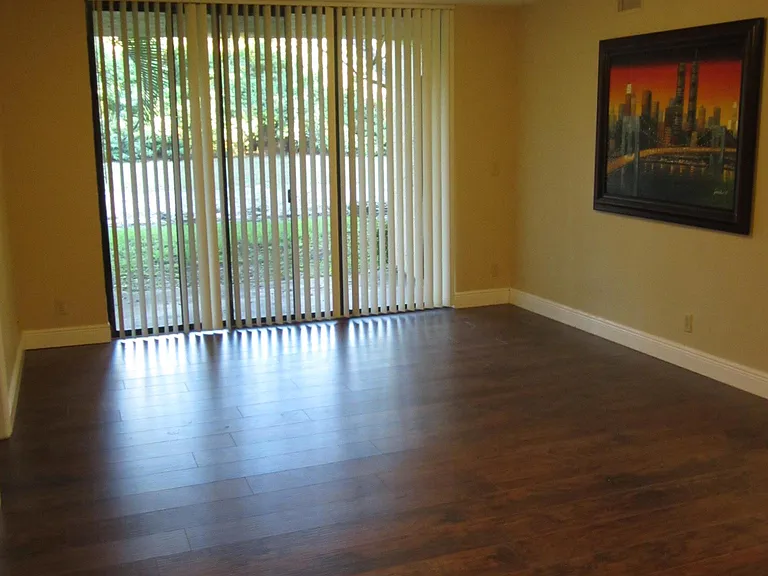 5721 Riverside Dr #102 — Photo 10