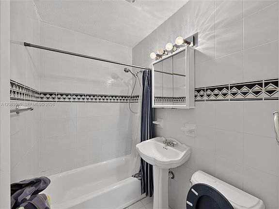 5th image of 6240 SW 20th Ter