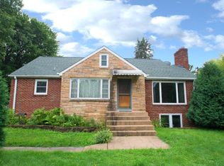 6047 Stillwater Blvd N, Oakdale, MN 55128