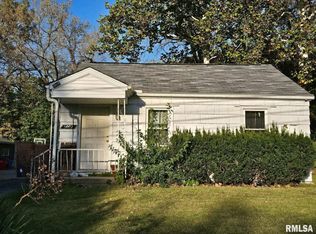 5002 N Glen Elm Dr, Peoria Heights, IL 61616