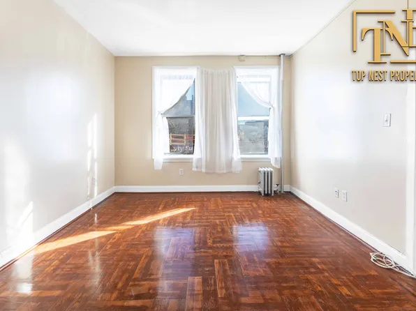 2913 Foster Avenue image 4 of 11