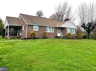 1096 Roth Church Rd, Spring Grove, PA 17362