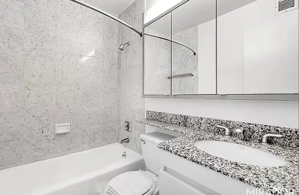 Rented by Mirador Real Estate | media 13